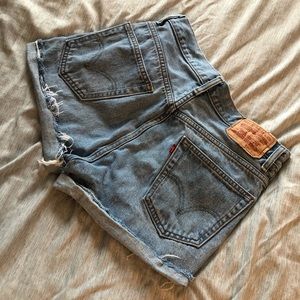 505 Levi’s Denim Shorts